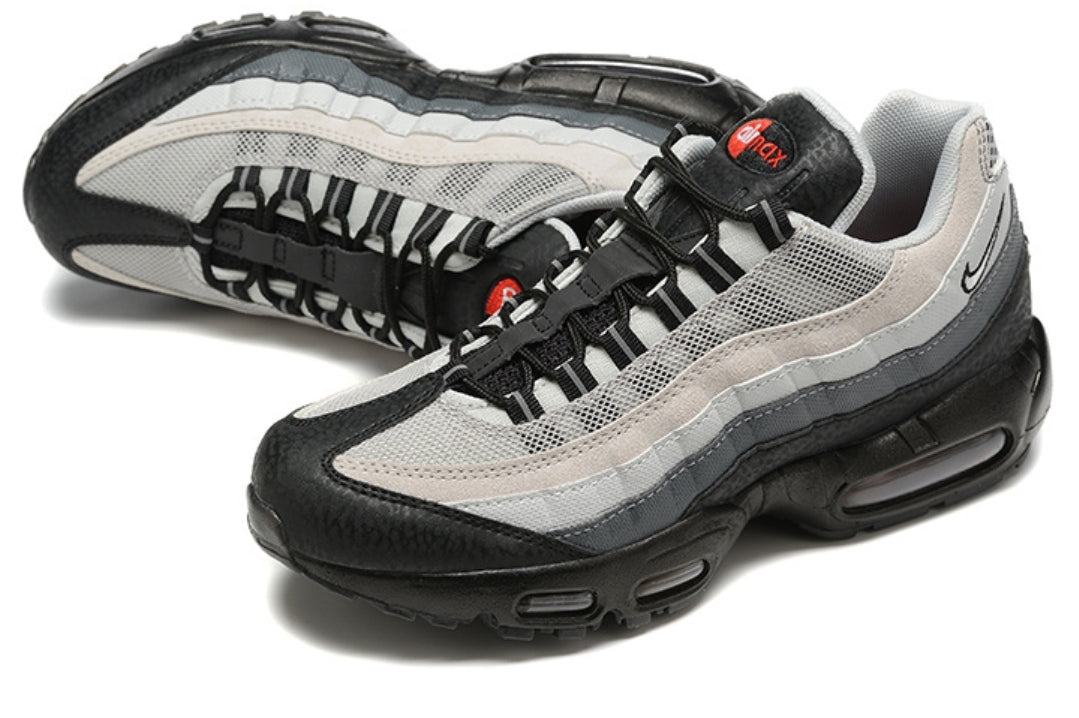 Les baskets Nike Air Max 95 sont synonymes de style emblématique et de confort absolu. Leur design distinctif. Pas cher. Le moins cher.
