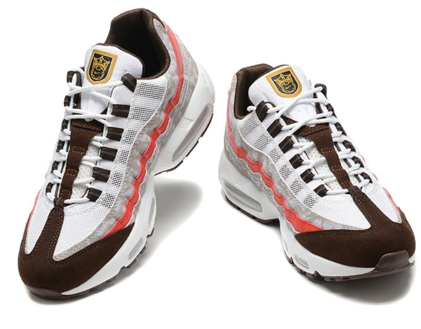 Les baskets Nike Air Max 95 sont synonymes de style emblématique et de confort absolu. Leur design distinctif. Pas cher. Le moins cher.