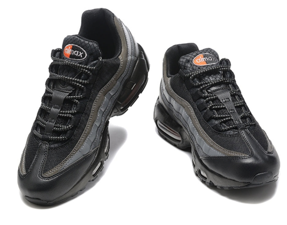 Les baskets Nike Air Max 95 sont synonymes de style emblématique et de confort absolu. Leur design distinctif. Pas cher. Le moins cher.