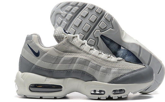 Les baskets Nike Air Max 95 sont synonymes de style emblématique et de confort absolu. Leur design distinctif. Pas cher. Le moins cher.