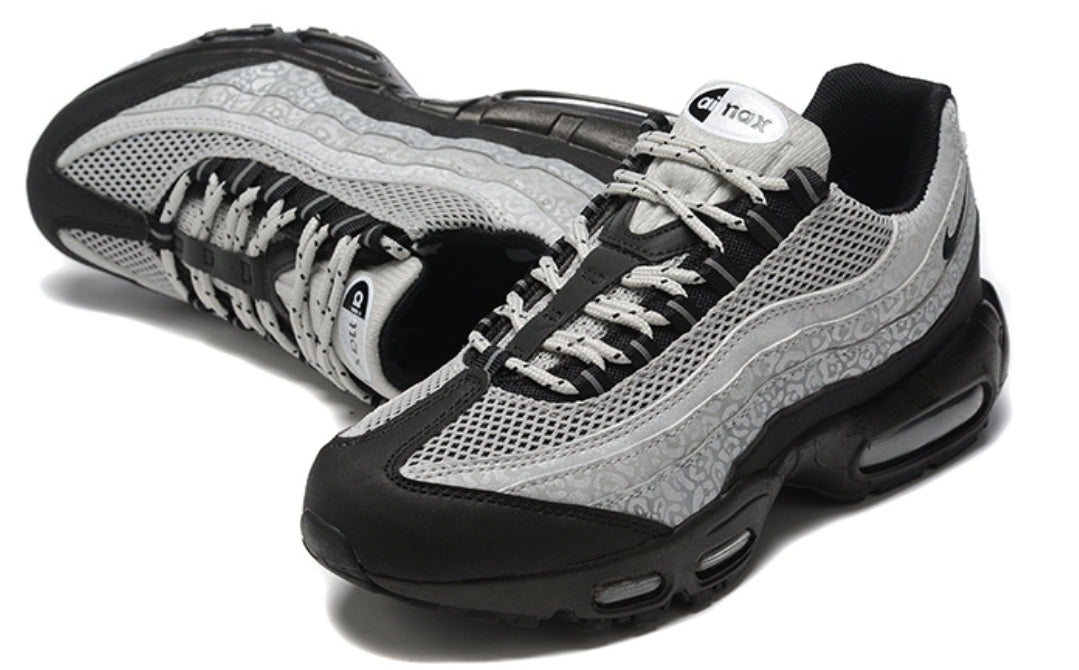 Les baskets Nike Air Max 95 sont synonymes de style emblématique et de confort absolu. Leur design distinctif. Pas cher. Le moins cher.