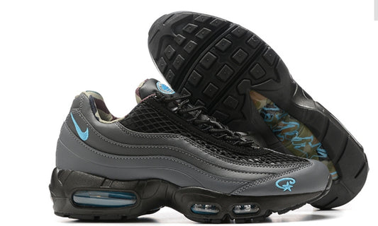 Les baskets Nike Air Max 95 sont synonymes de style emblématique et de confort absolu. Leur design distinctif. Pas cher. Le moins cher.