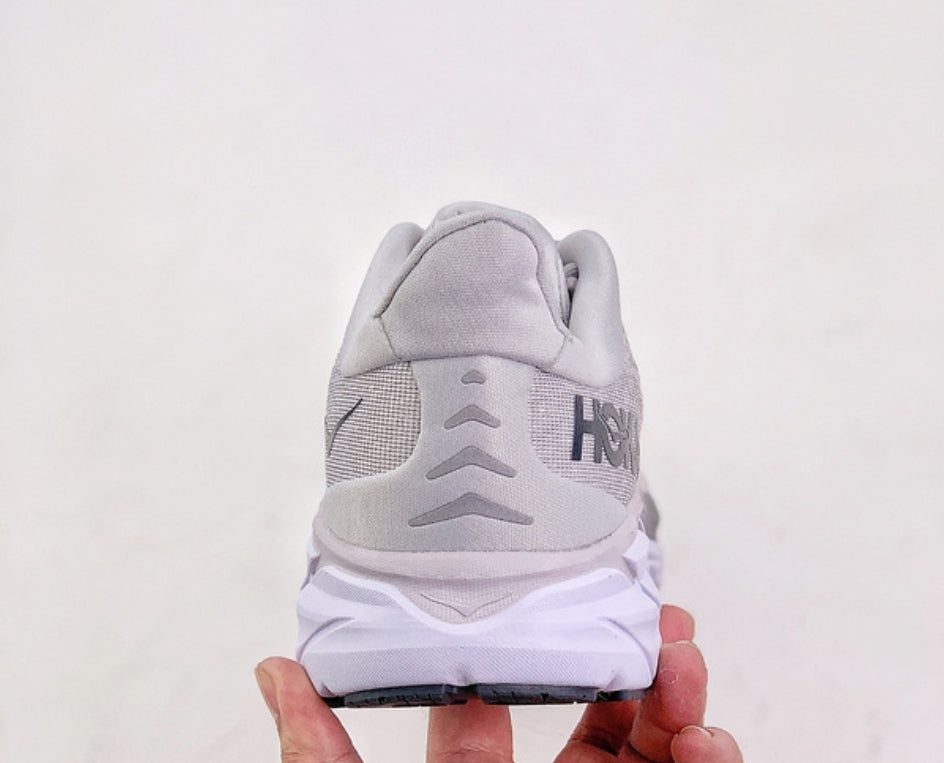 Hoka One One Bondi 8