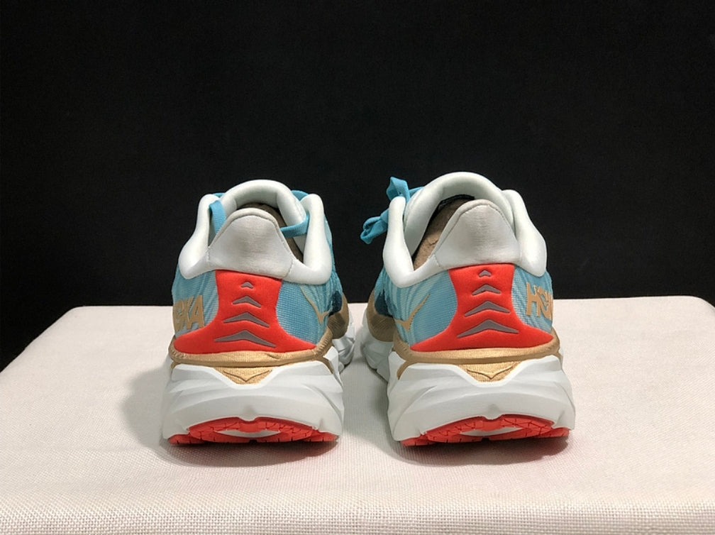 Hoka One One Bondi 8