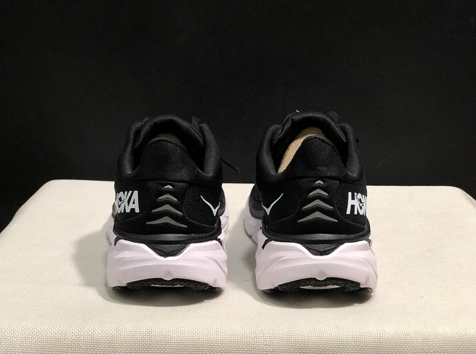 Hoka One One Bondi 8