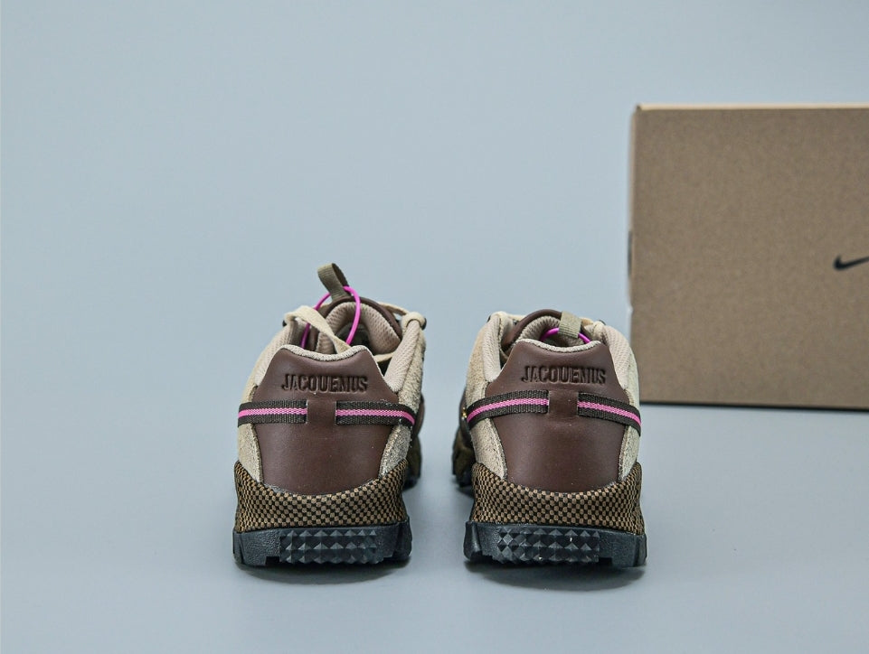 Les baskets Nike Air Humara LX Jacquemus offrent un style emblématique et une performance exceptionnelle. leur design distinctif.pas cher. Le moins cher.