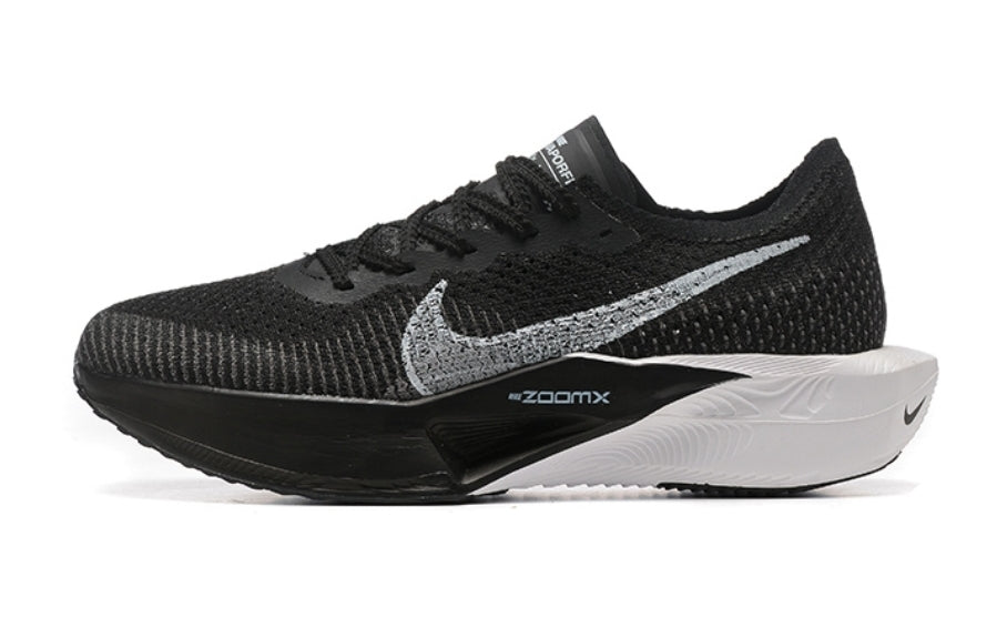 Les baskets Nike Air Zoom combinent style et performance, offrant une expérience unique. Leur design élégant. Pas cher. Le moins Cher.