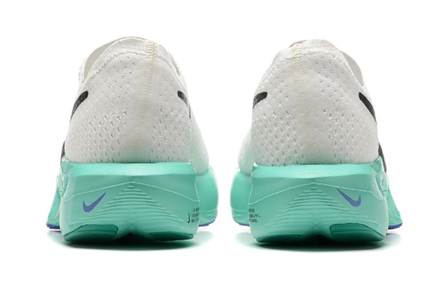 Les baskets Nike Air Zoom combinent style et performance, offrant une expérience unique. Leur design élégant. Pas cher. Le moins Cher.