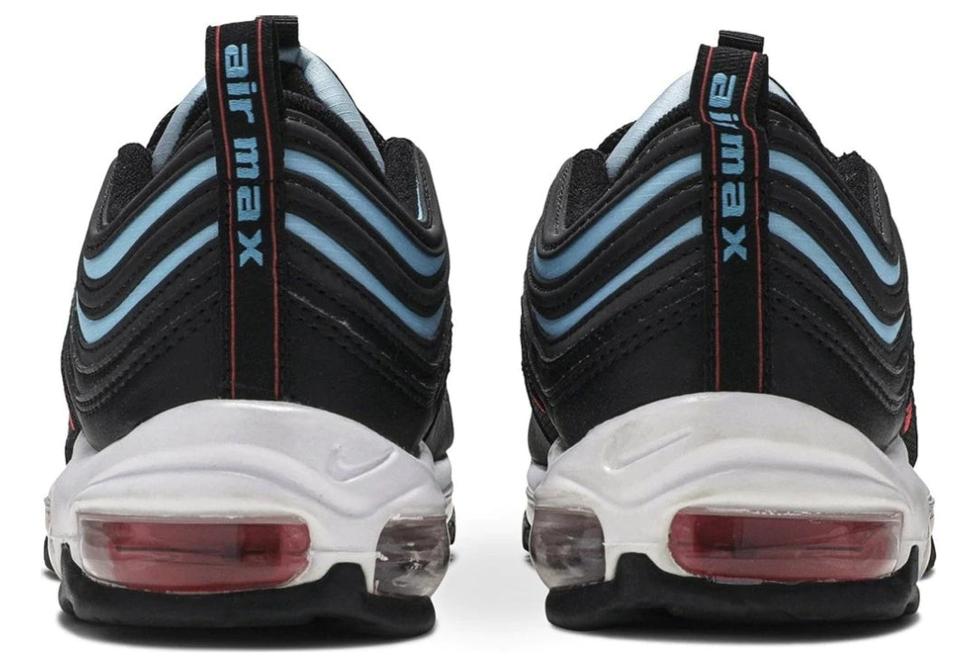 Les baskets Nike Air Max 97 sont synonymes de style emblématique et de confort absolu. Leur design ondulé distinctif.pas cher. Le moins cher.