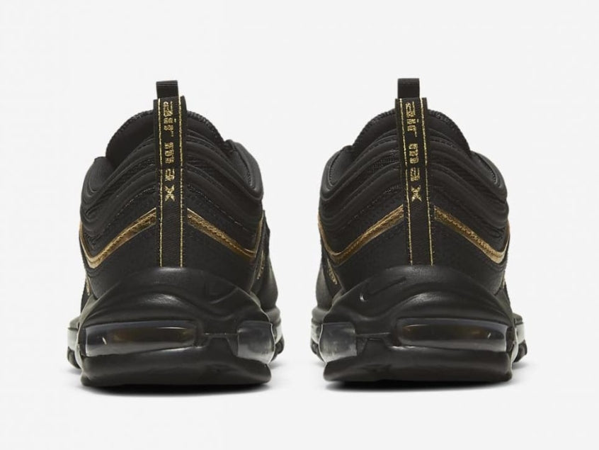 Les baskets Nike Air Max 97 sont synonymes de style emblématique et de confort absolu. Leur design ondulé distinctif.pas cher. Le moins cher.