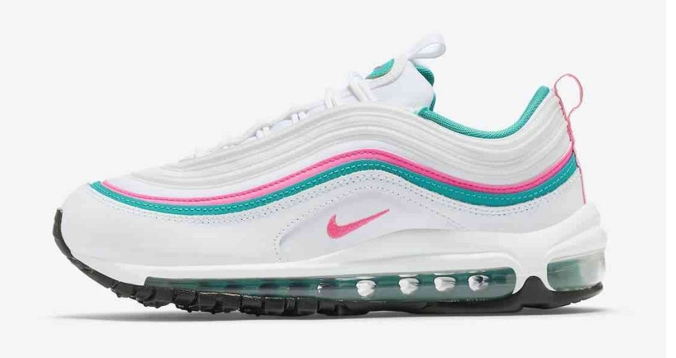 Les baskets Nike Air Max 97 sont synonymes de style emblématique et de confort absolu. Leur design ondulé distinctif.pas cher. Le moins cher.