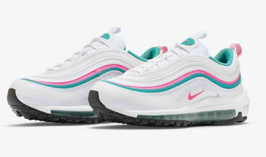 Les baskets Nike Air Max 97 sont synonymes de style emblématique et de confort absolu. Leur design ondulé distinctif.pas cher. Le moins cher.