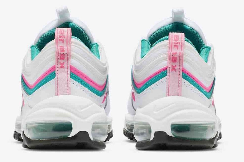 Les baskets Nike Air Max 97 sont synonymes de style emblématique et de confort absolu. Leur design ondulé distinctif.pas cher. Le moins cher.