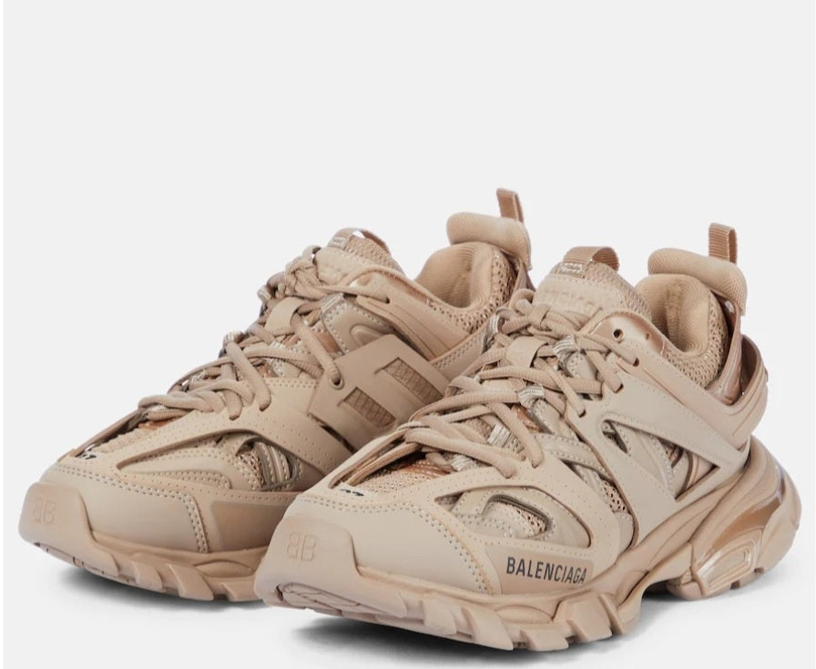 Les baskets Balenciaga incarnent un style emblématique et un luxe contemporain.
leur design novateur. Pas cher. Le moins cher.
