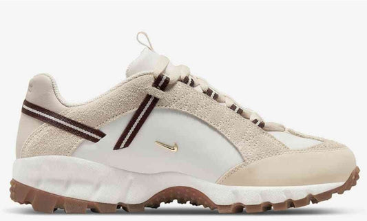 Les baskets Nike Air Humara LX Jacquemus offrent un style emblématique et une performance exceptionnelle. leur design distinctif.pas cher. Le moins cher.