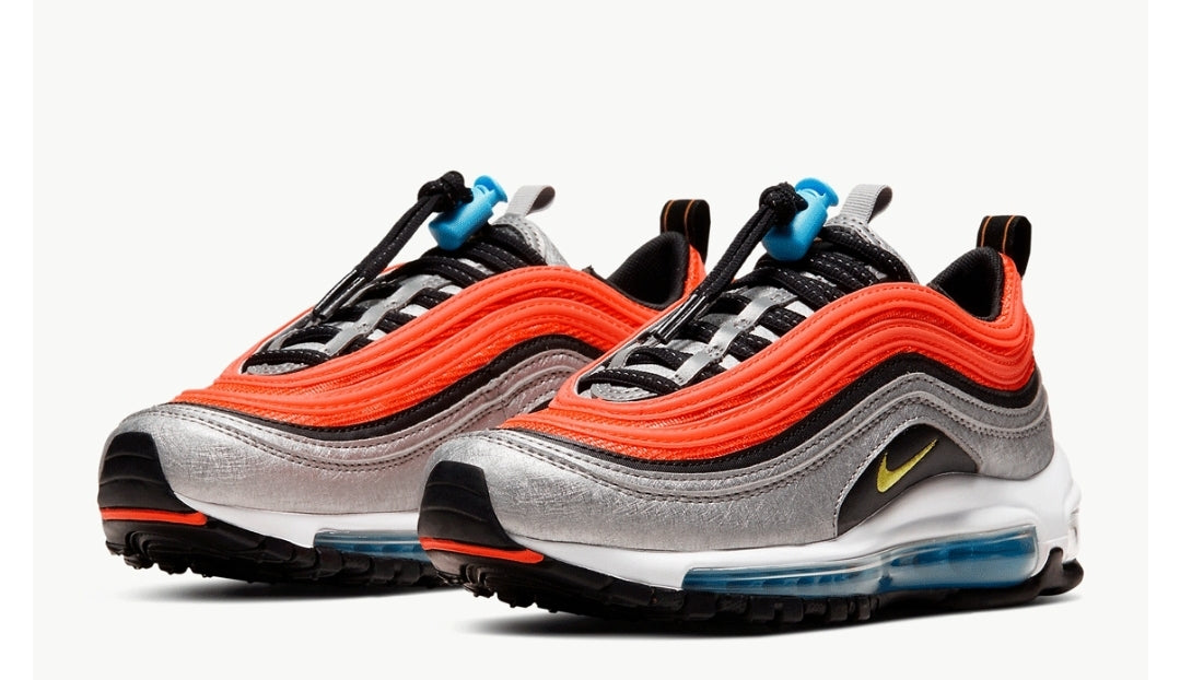 Les baskets Nike Air Max 97 sont synonymes de style emblématique et de confort absolu. Leur design ondulé distinctif.pas cher. Le moins cher.