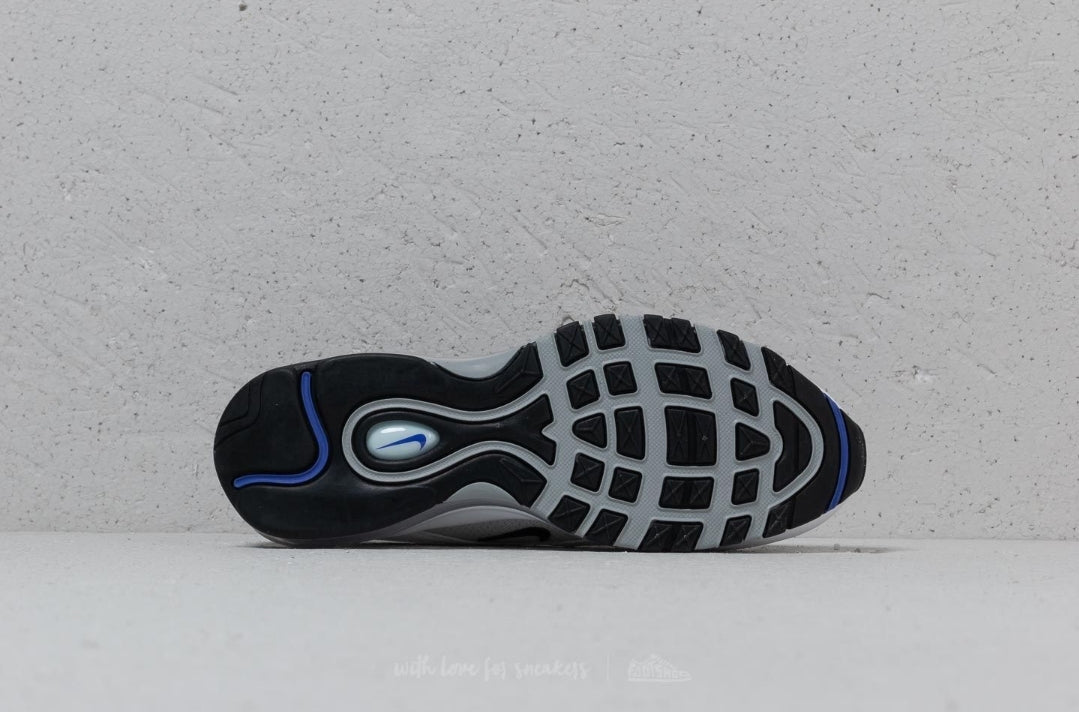 Les baskets Nike Air Max 97 sont synonymes de style emblématique et de confort absolu. Leur design ondulé distinctif.pas cher. Le moins cher.