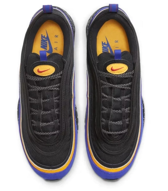 Les baskets Nike Air Max 97 sont synonymes de style emblématique et de confort absolu. Leur design ondulé distinctif.pas cher. Le moins cher.