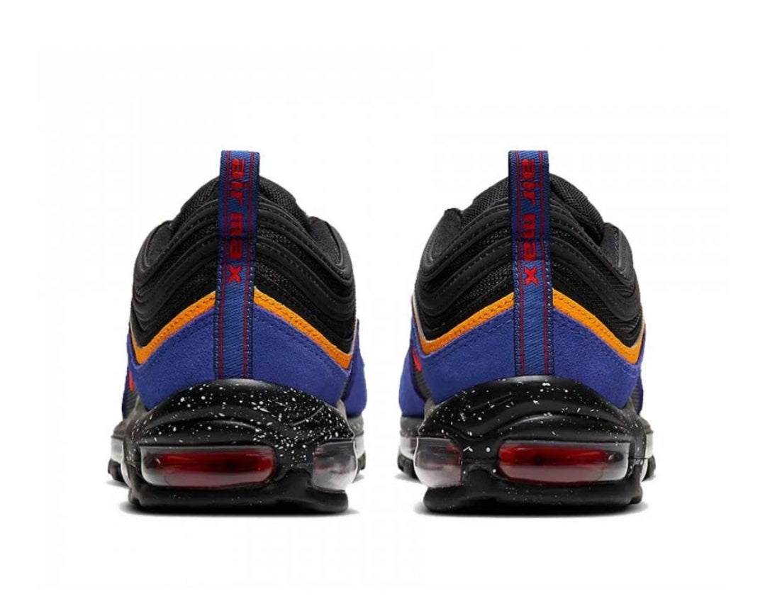 Les baskets Nike Air Max 97 sont synonymes de style emblématique et de confort absolu. Leur design ondulé distinctif.pas cher. Le moins cher.