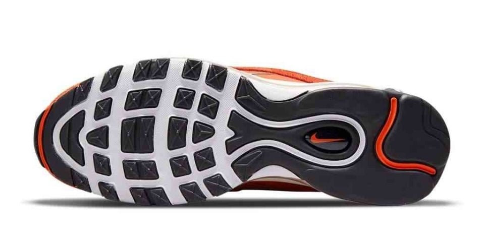 Les baskets Nike Air Max 97 sont synonymes de style emblématique et de confort absolu. Leur design ondulé distinctif.pas cher. Le moins cher.