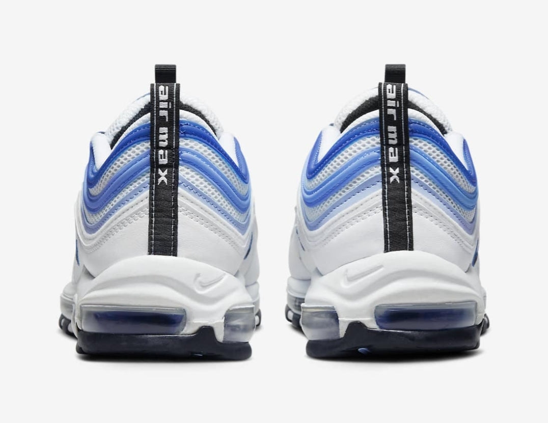 Les baskets Nike Air Max 97 sont synonymes de style emblématique et de confort absolu. Leur design ondulé distinctif.pas cher. Le moins cher.