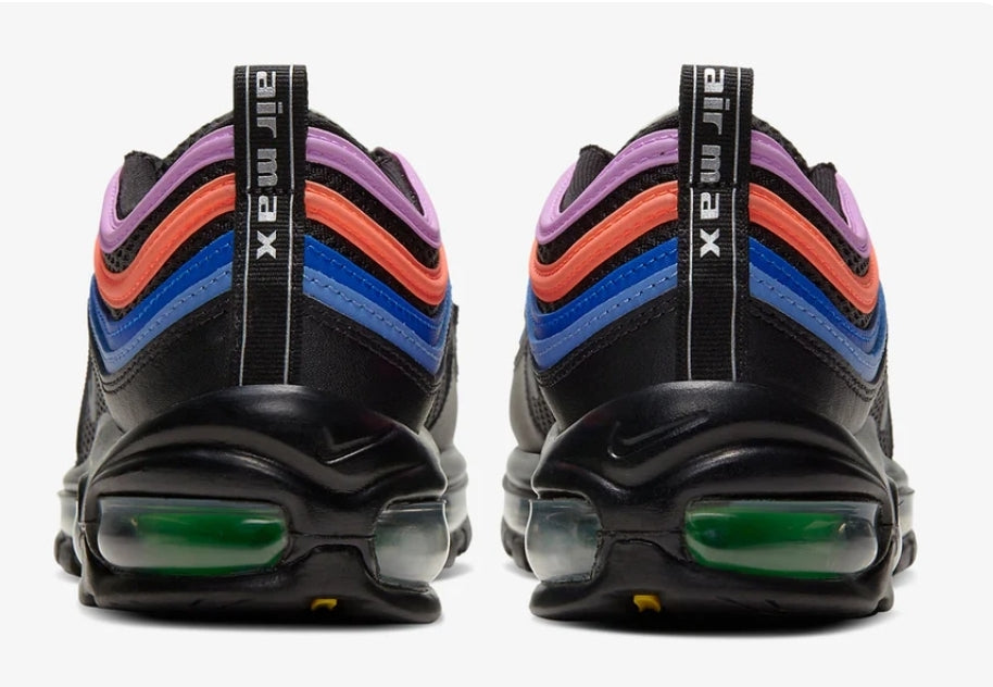 Les baskets Nike Air Max 97 sont synonymes de style emblématique et de confort absolu. Leur design ondulé distinctif.pas cher. Le moins cher.