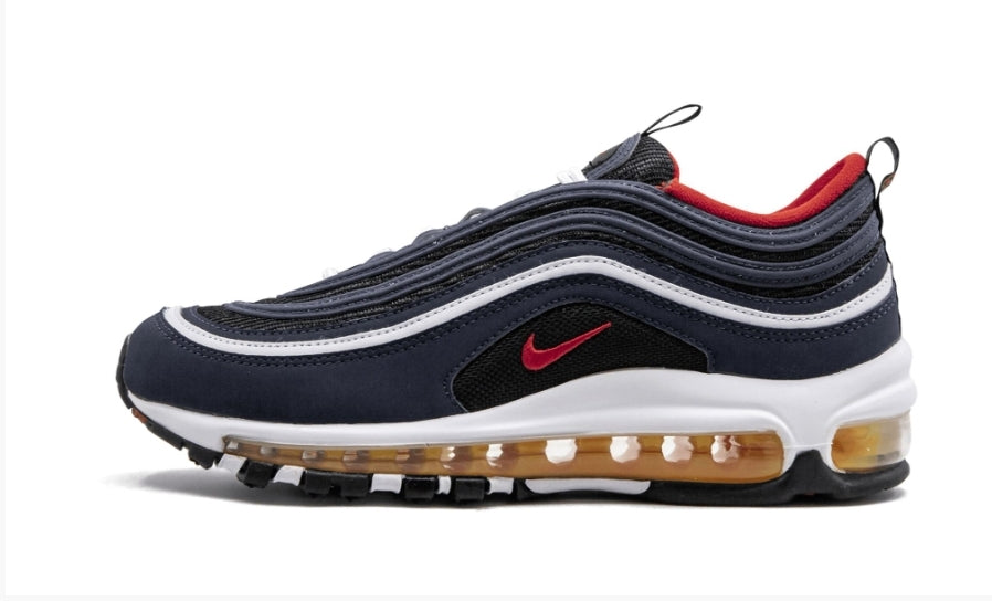 Les baskets Nike Air Max 97 sont synonymes de style emblématique et de confort absolu. Leur design ondulé distinctif.pas cher. Le moins cher.