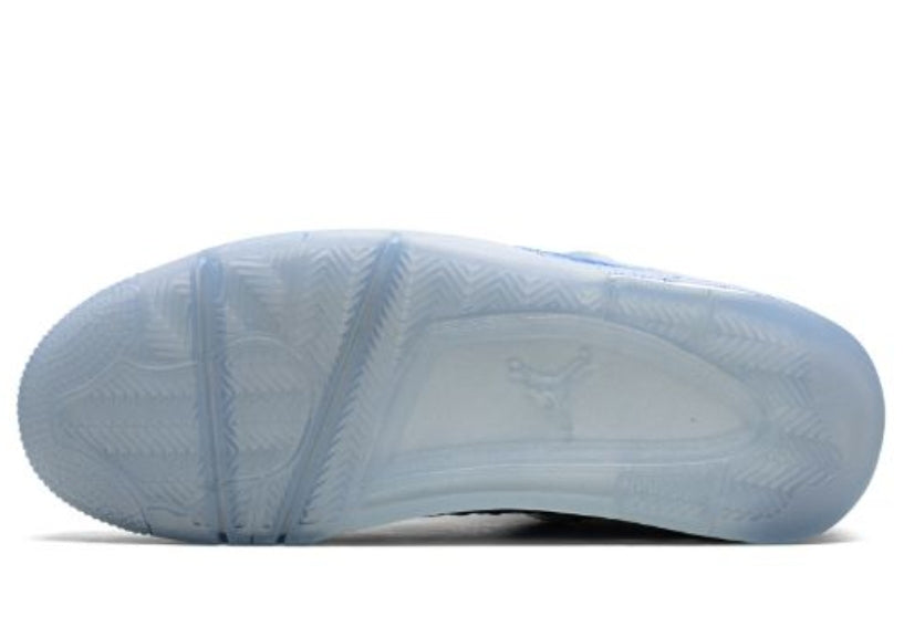 Les baskets Air Jordan 4 offrent un style iconique et une performance remarquable.
leur design distinctif pas cher. le moin cher.