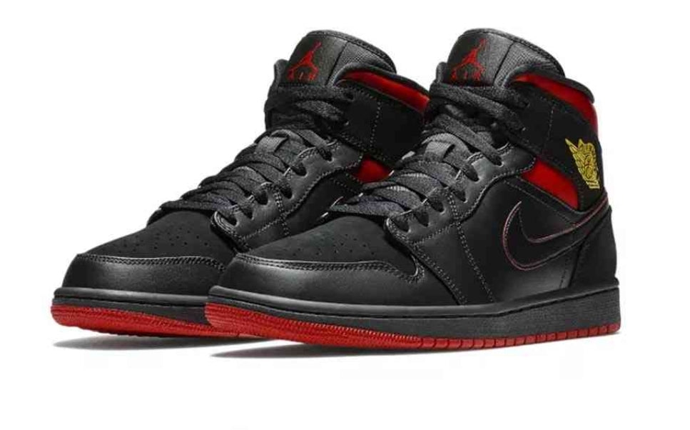Les baskets Air Jordan 1 offrent un style iconique et une performance légendaire.
leur design emblématique .pas cher. Le moins cher.