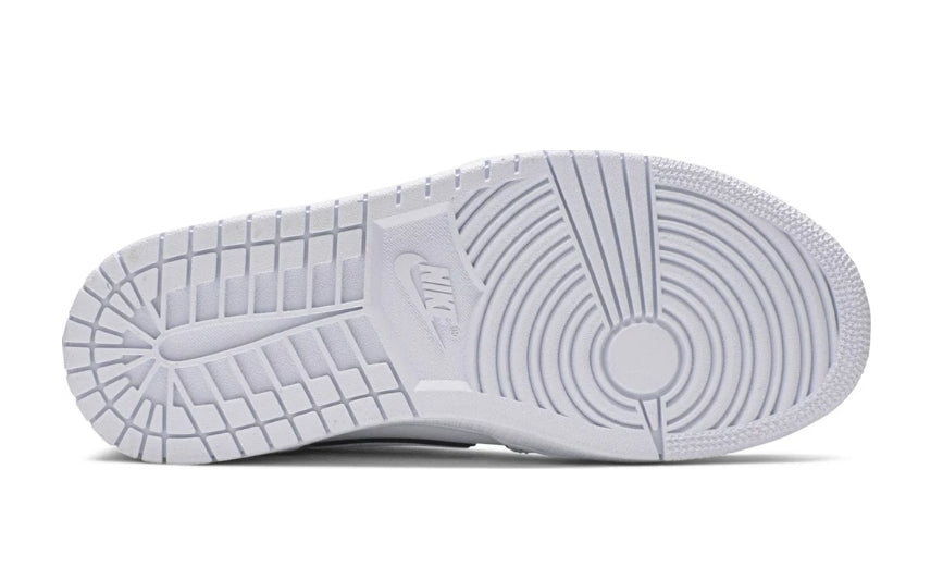 Les baskets Air Jordan 1 offrent un style iconique et une performance légendaire.
 leur design emblématique .pas cher. Le moins cher.