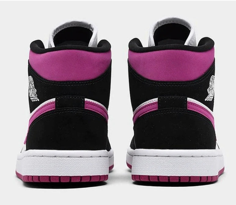Les baskets Air Jordan 1 offrent un style iconique et une performance légendaire.
leur design emblématique .pas cher. Le moins cher.
