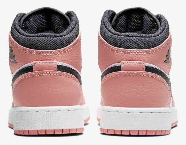 Les baskets Air Jordan 1 offrent un style iconique et une performance légendaire.
leur design emblématique .pas cher. Le moins cher.