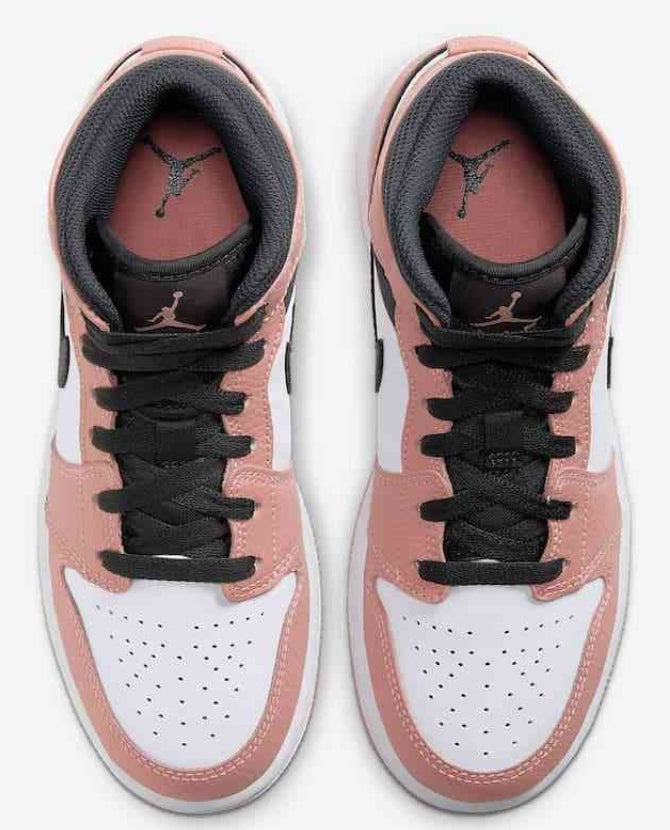 Les baskets Air Jordan 1 offrent un style iconique et une performance légendaire.
leur design emblématique .pas cher. Le moins cher.