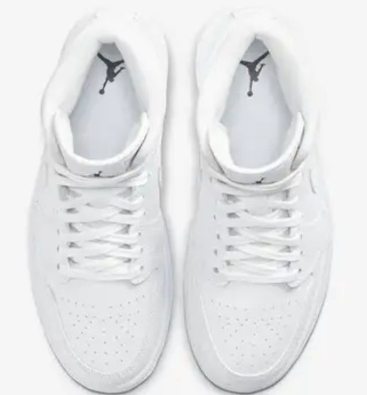Les baskets Air Jordan 1 offrent un style iconique et une performance légendaire.
leur design emblématique .pas cher. Le moins cher.