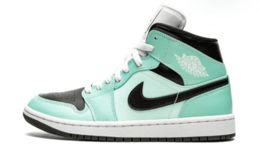 Les baskets Air Jordan 1 offrent un style iconique et une performance légendaire.
 leur design emblématique .pas cher. Le moins cher.