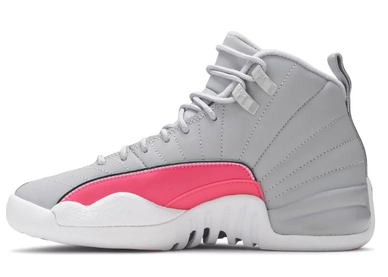 Les baskets Air Jordan 12 offrent un style iconique et une performance exceptionnelle.design distinctif.pas cher.moin Cher.