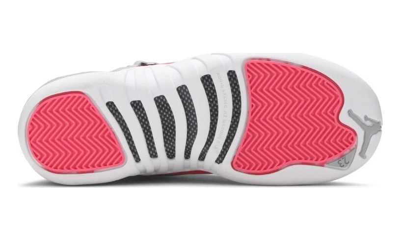 Les baskets Air Jordan 12 offrent un style iconique et une performance exceptionnelle.design distinctif.pas cher.moin Cher.