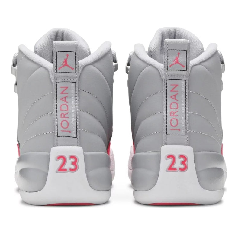 Les baskets Air Jordan 12 offrent un style iconique et une performance exceptionnelle.design distinctif.pas cher.moin Cher.