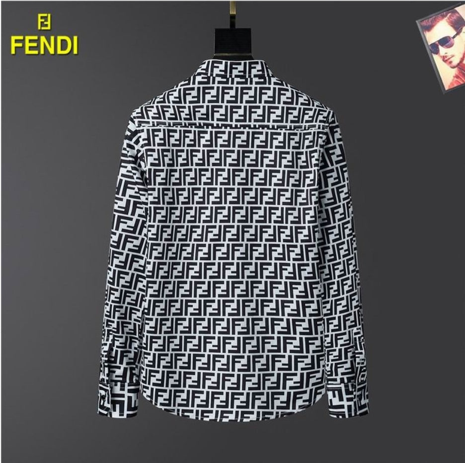 Les chemises Fendi incarnent l’élégance et le style raffiné. Avec leur design audacieux et leur qualité irréprochable, elles s’imposent comme un incontournable pour les amateurs de mode.