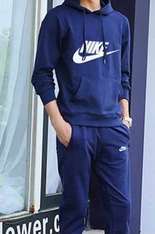 Les ensembles survêtement Nike combinent performance et style de manière exemplaire. Leur design dynamique.pas cher.le moins cher.