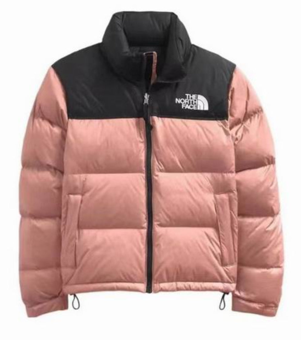 Les doudounes The North Face allient élégance et performance pour offrir une protection optimale contre le froid. Leur design moderne et leurs matériaux