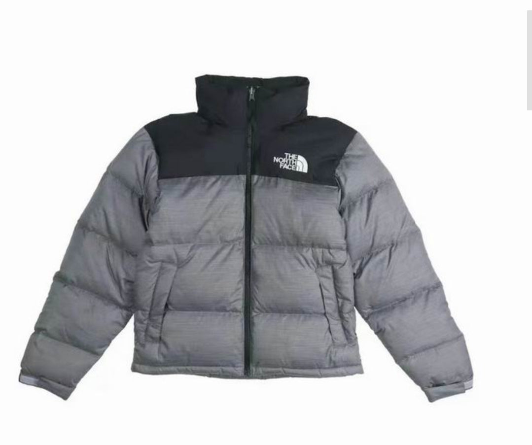 Les doudounes The North Face allient élégance et performance pour offrir une protection optimale contre le froid. Leur design moderne et leurs matériaux de haute qualité
