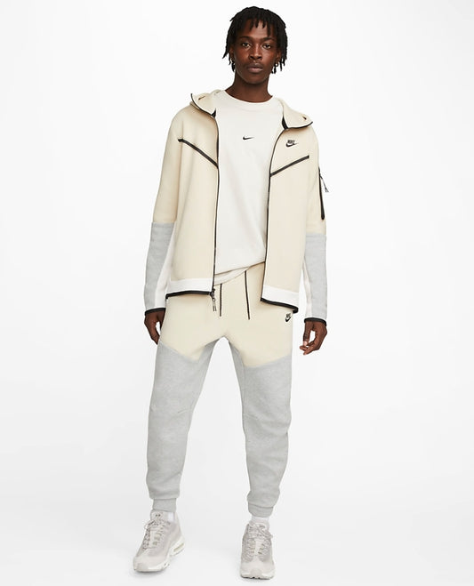 Les ensembles survêtement Nike combinent performance et style de manière exemplaire. Leur design dynamique.pas cher.le moins cher.