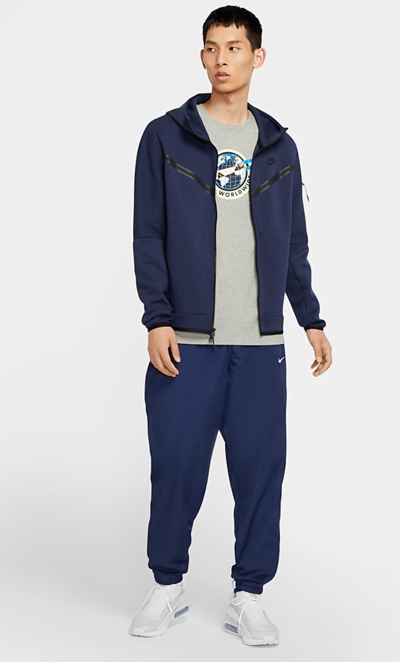 Les ensembles survêtement Nike combinent performance et style de manière exemplaire. Leur design dynamique.pas cher.le moins cher.