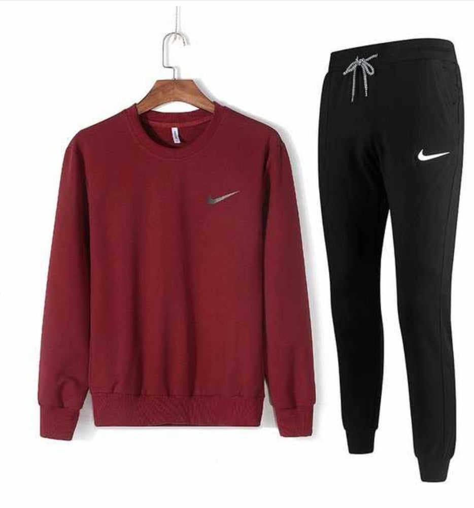 Les ensembles survêtement Nike combinent performance et style de manière exemplaire. Leur design dynamique.pas cher.le moins cher.