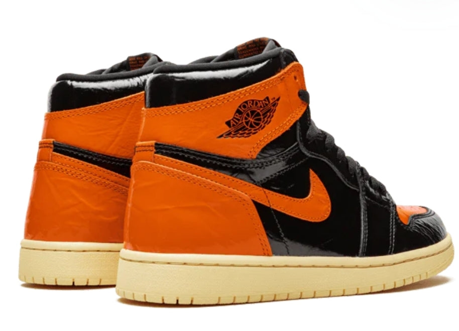 Les baskets Air Jordan 1 Low "Topaz Mist (GS)" pour femmes offrent une esthétique élégante avec des nuances de Topaz Mist.