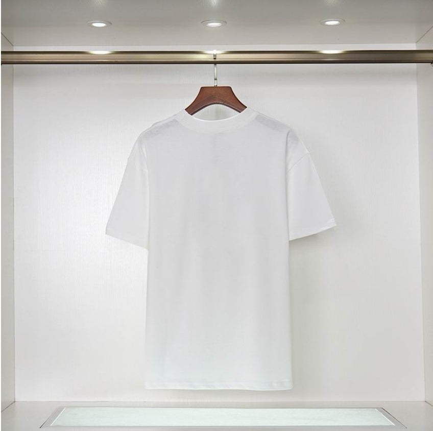 Le polo T-shirt Moncler pour homme incarne le summum de l'élégance décontractée et du style intempore design incontournable .au meilleur prix