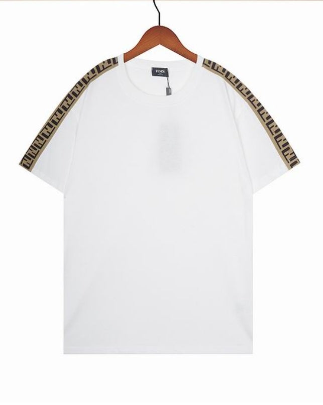 Les polos T-shirt Fendi pour homme incarnent l’élégance italienne avec une touche de modernité , caractéristiques de la maison Fendi. Au meilleur prix