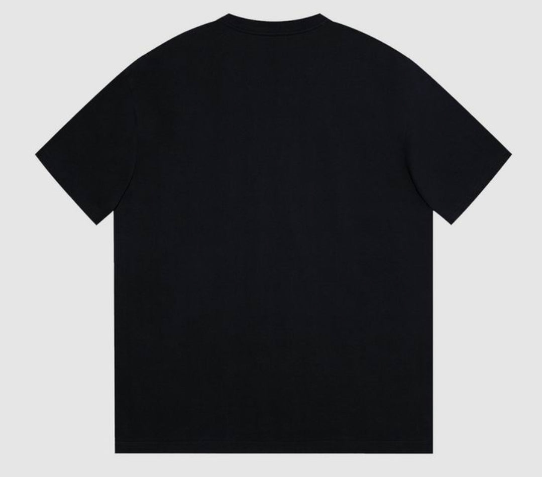 Les polos T-shirt Fendi pour homme incarnent l’élégance italienne avec une touche de modernité , caractéristiques de la maison Fendi. Au meilleur prix