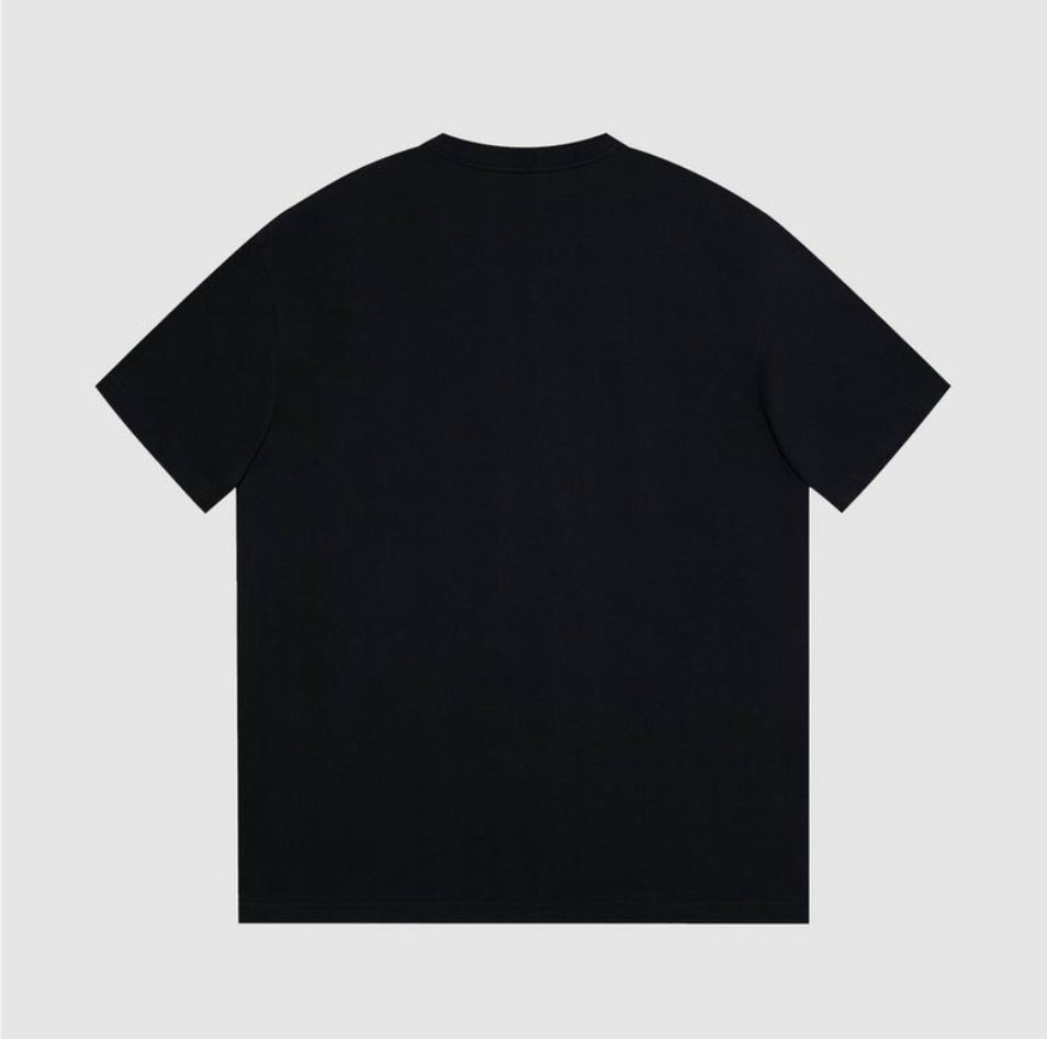 Les polos T-shirt Fendi pour homme incarnent l’élégance italienne avec une touche de modernité , caractéristiques de la maison Fendi. Au meilleur prix